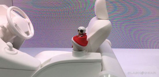 [Robi机器人系列] 丰田在2015东京车展上推出Kirobo Mini机器人