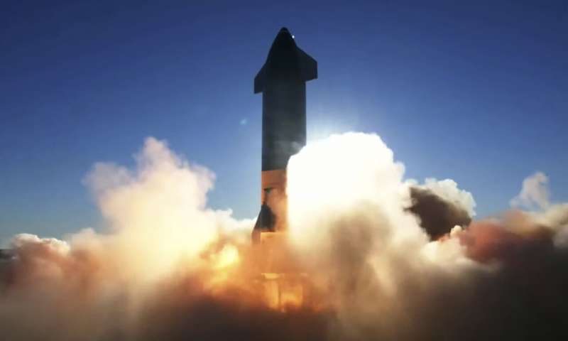 SpaceX发射Starship到最新高度，着陆时飞船坠毁