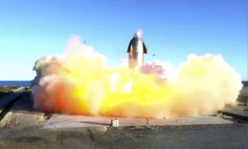 SpaceX发射Starship到最新高度，着陆时飞船坠毁